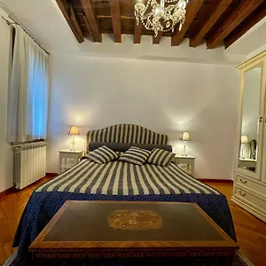 https://furlani-house-1.hotelinveneto.com